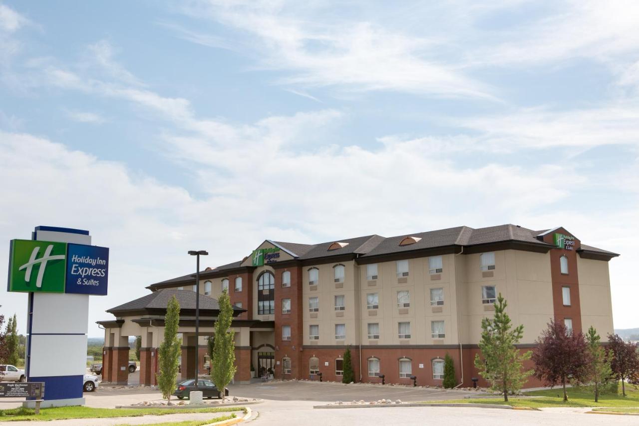 Holiday Inn Express & Suites Drayton Valley By Ihg Bagian luar foto