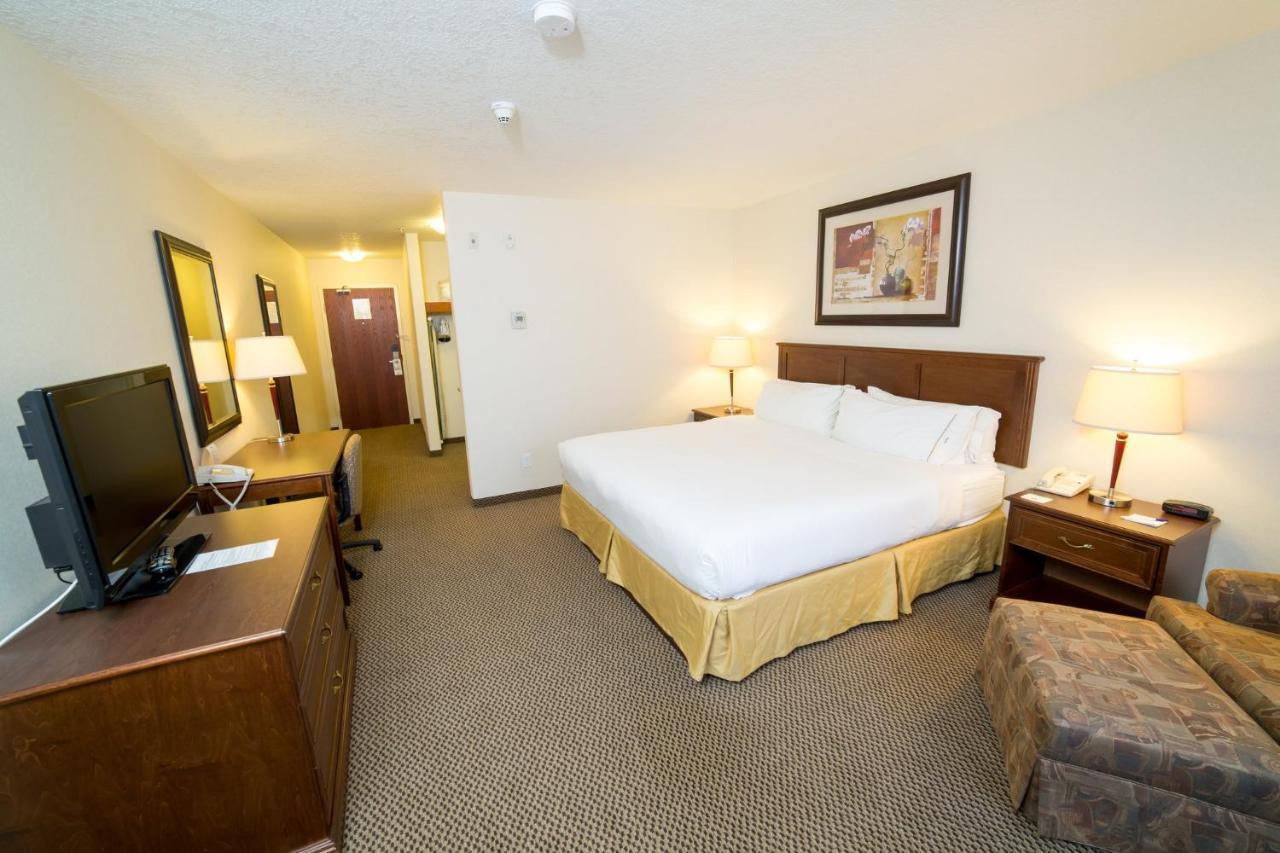 Holiday Inn Express & Suites Drayton Valley By Ihg Bagian luar foto