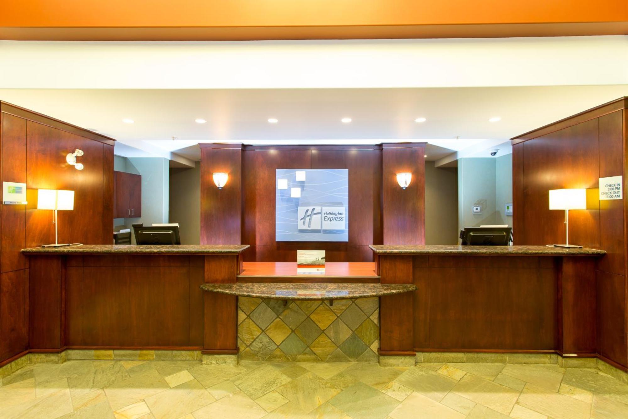 Holiday Inn Express & Suites Drayton Valley By Ihg Bagian luar foto