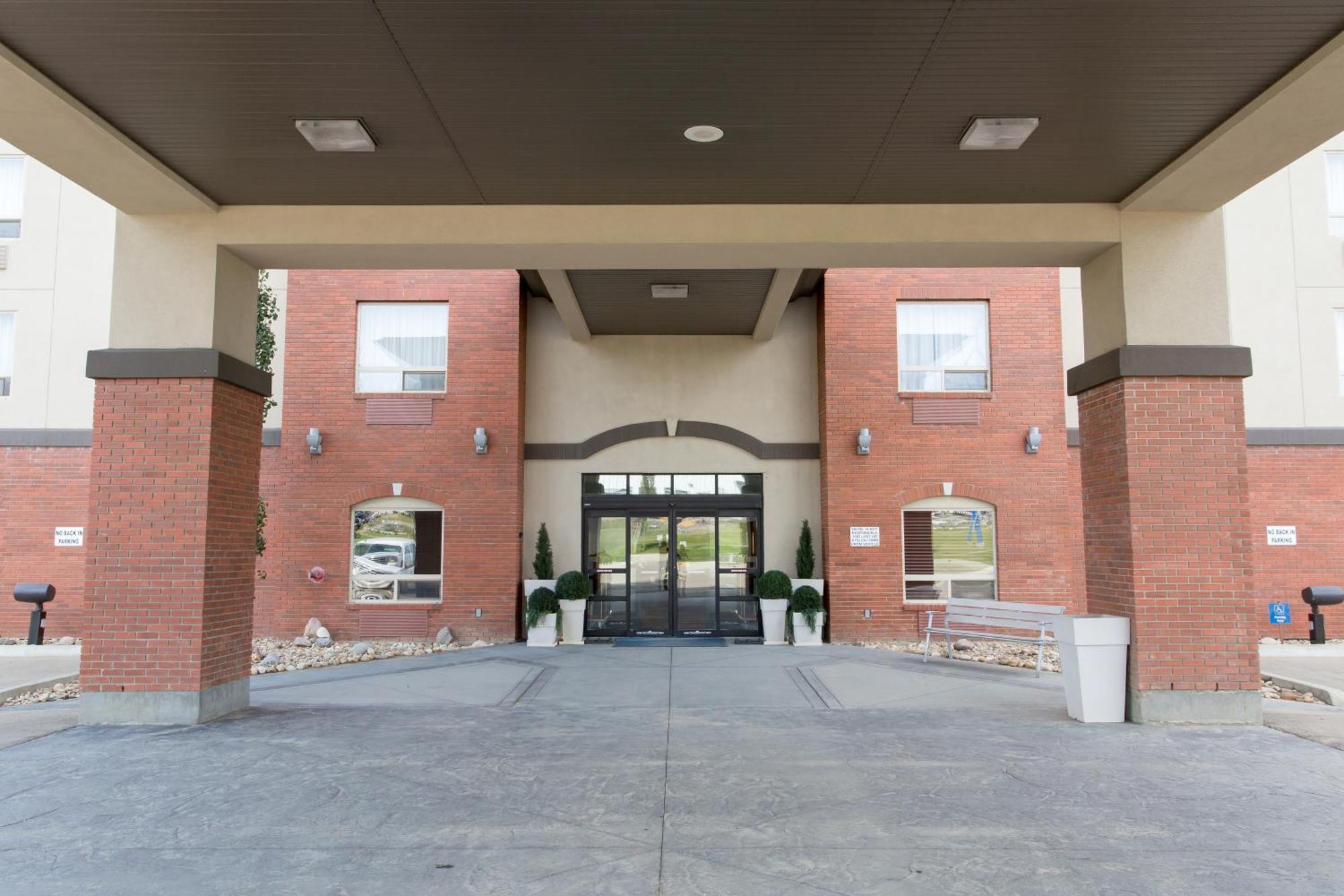 Holiday Inn Express & Suites Drayton Valley By Ihg Bagian luar foto