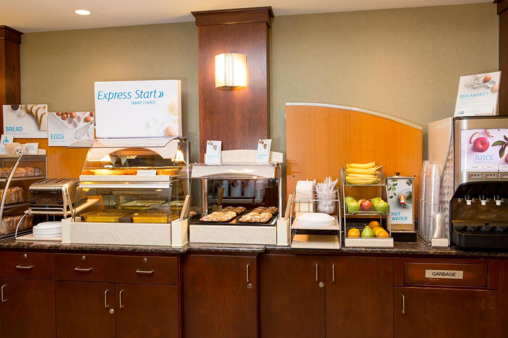 Holiday Inn Express & Suites Drayton Valley By Ihg Bagian luar foto