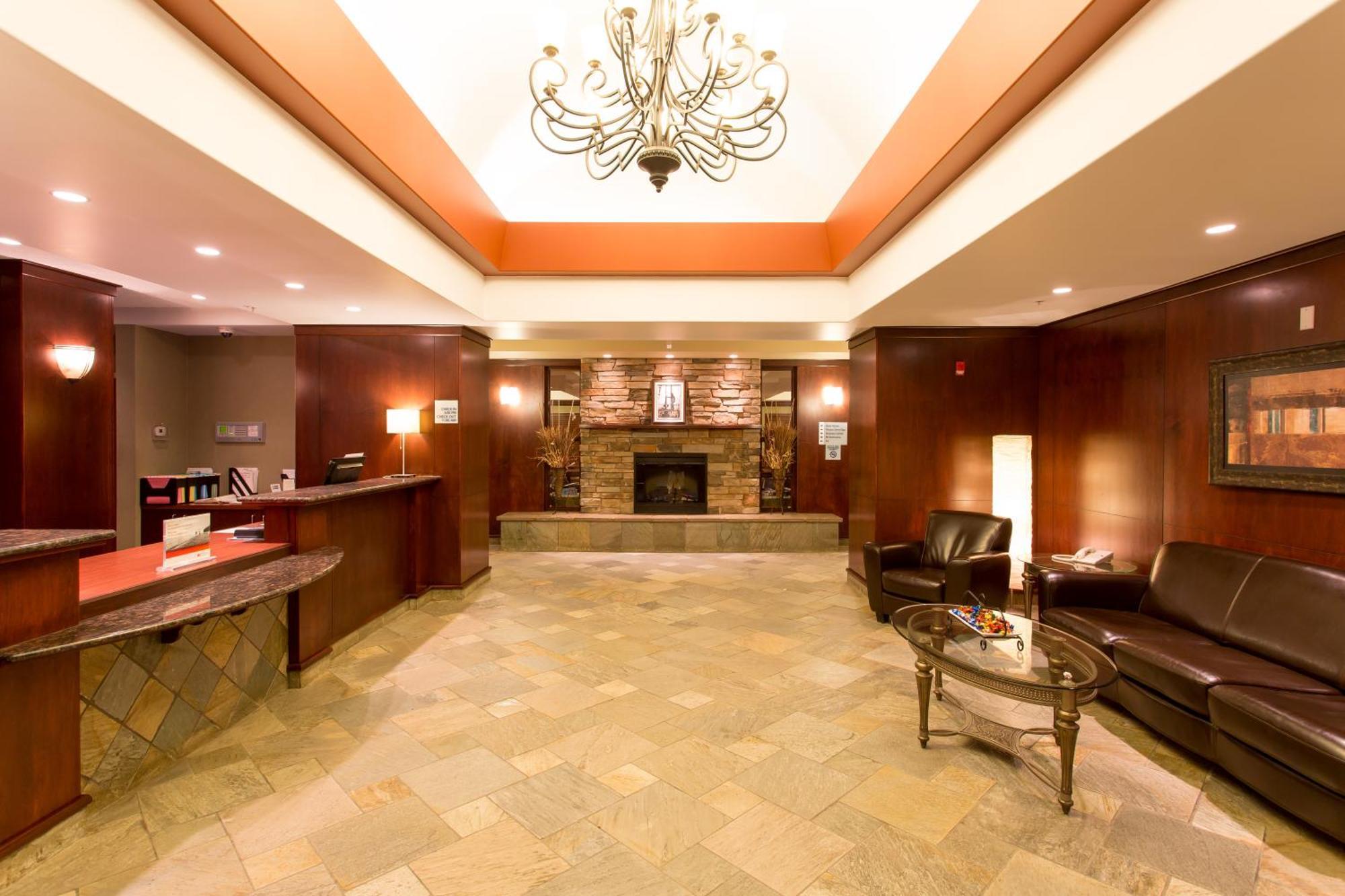 Holiday Inn Express & Suites Drayton Valley By Ihg Bagian luar foto