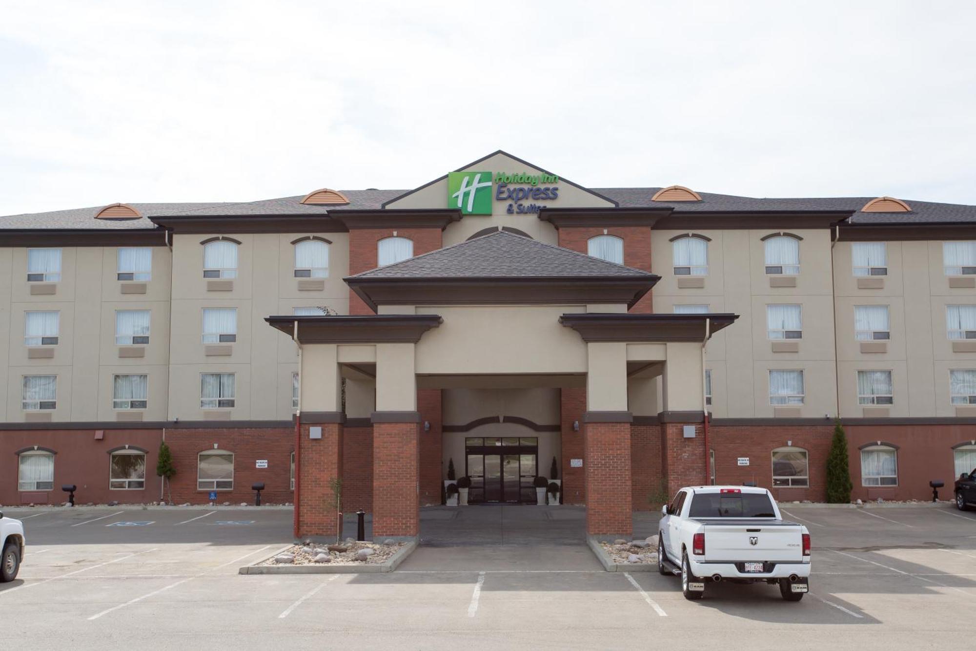Holiday Inn Express & Suites Drayton Valley By Ihg Bagian luar foto
