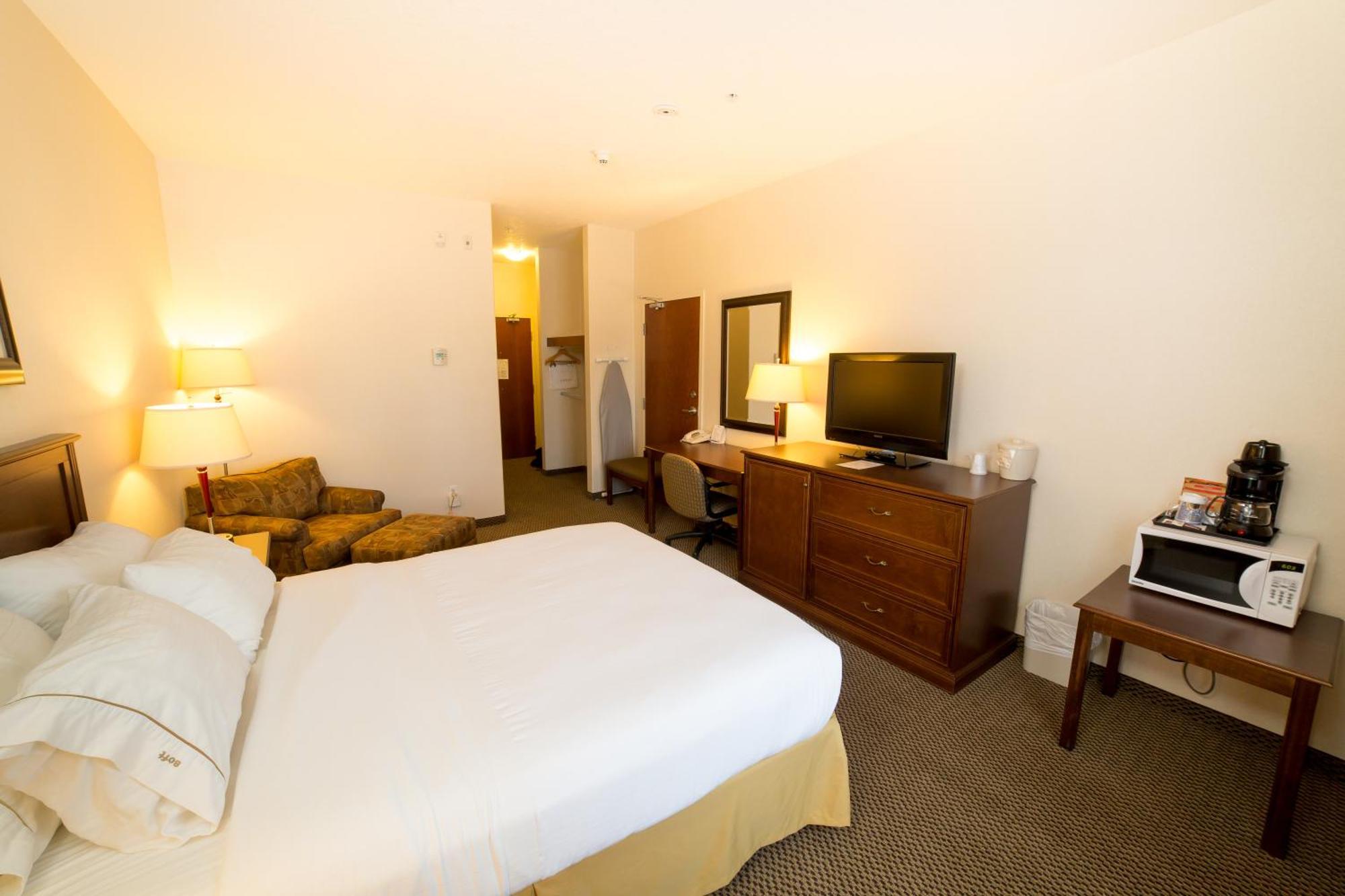 Holiday Inn Express & Suites Drayton Valley By Ihg Bagian luar foto