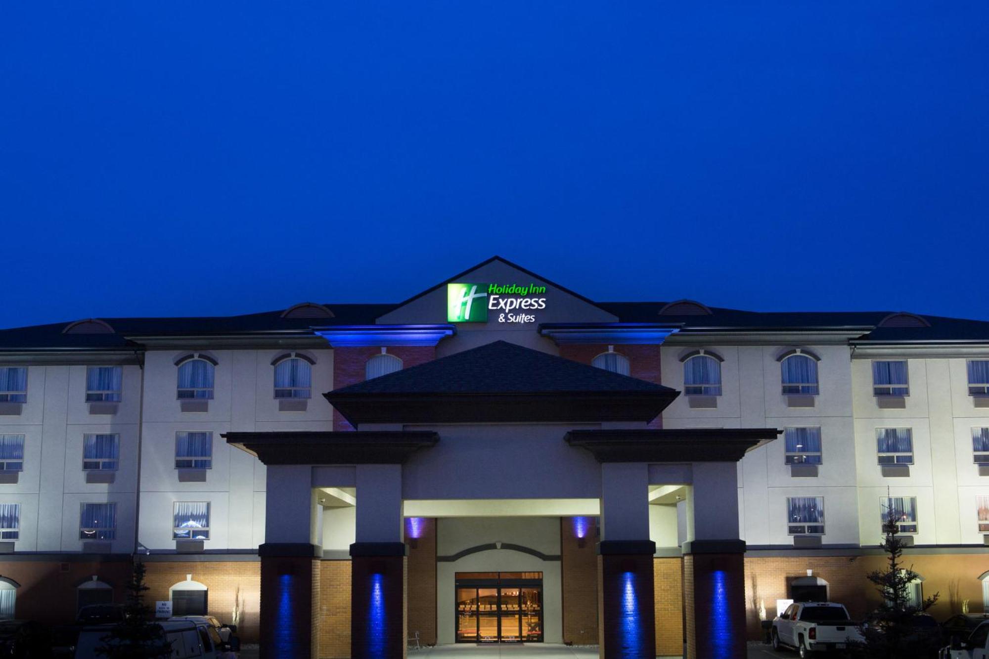 Holiday Inn Express & Suites Drayton Valley By Ihg Bagian luar foto
