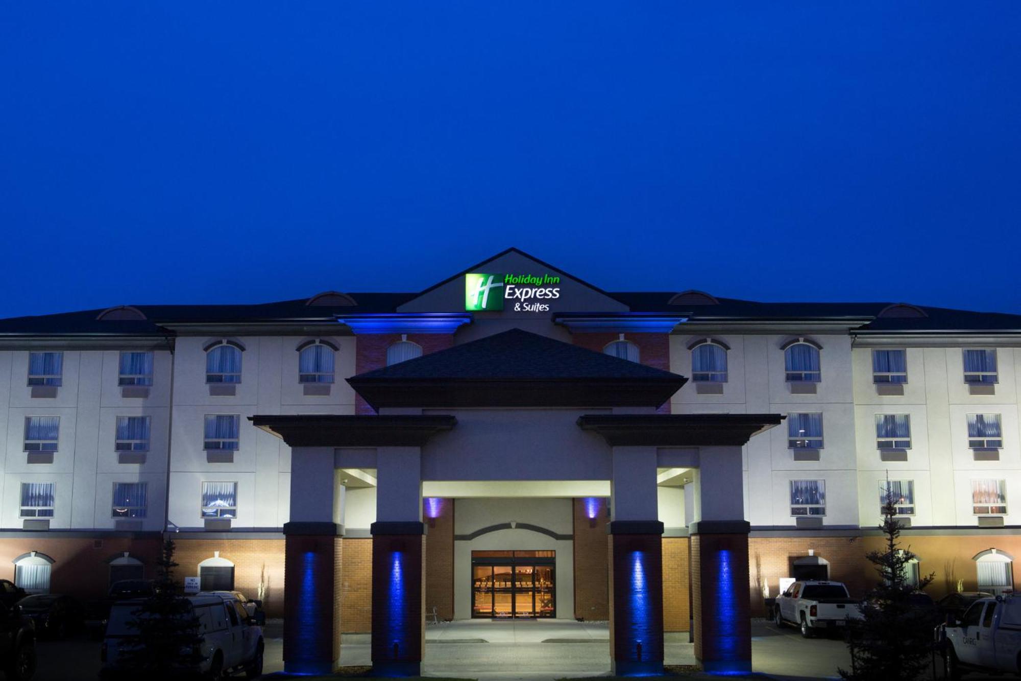 Holiday Inn Express & Suites Drayton Valley By Ihg Bagian luar foto