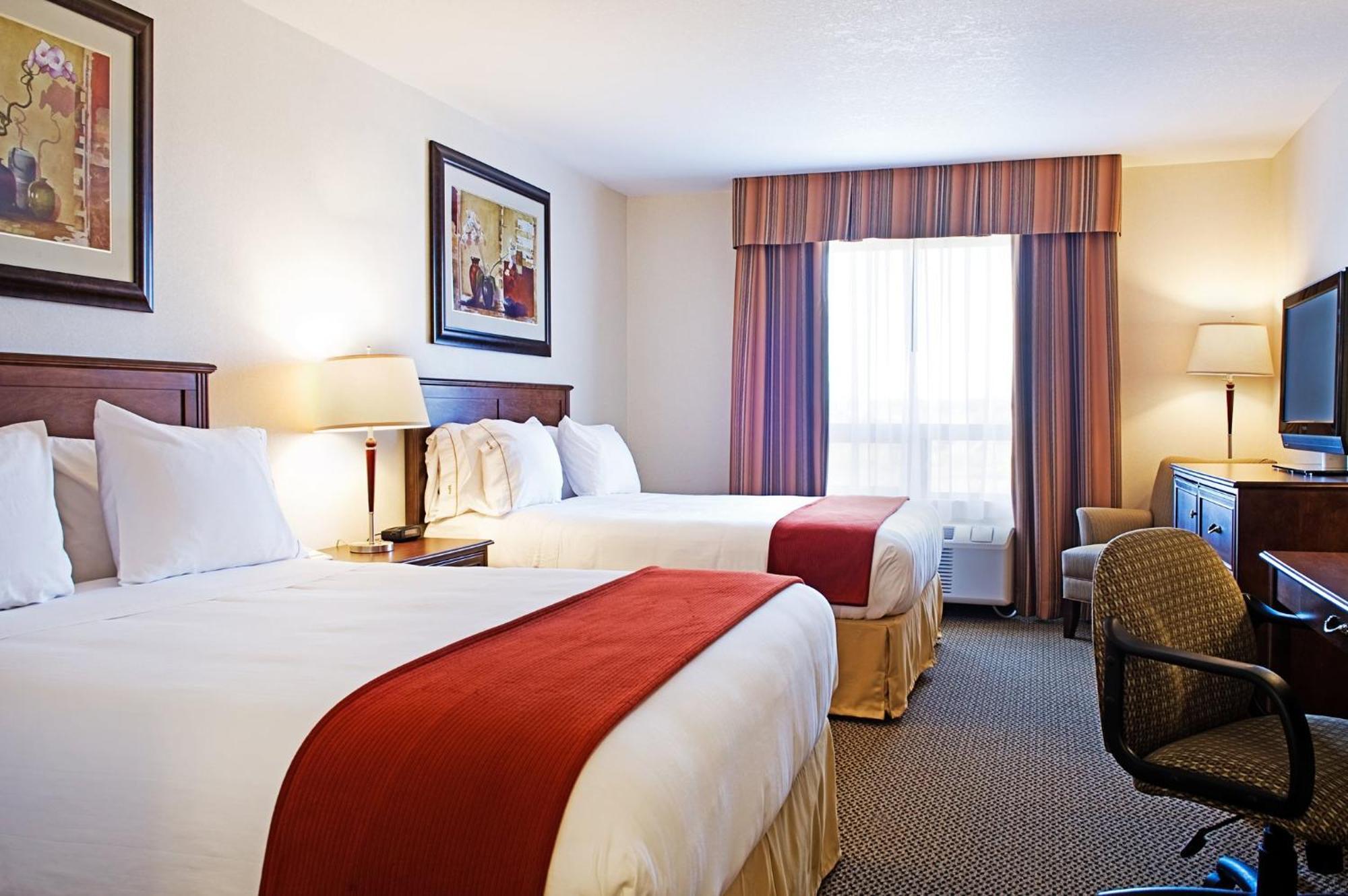 Holiday Inn Express & Suites Drayton Valley By Ihg Bagian luar foto