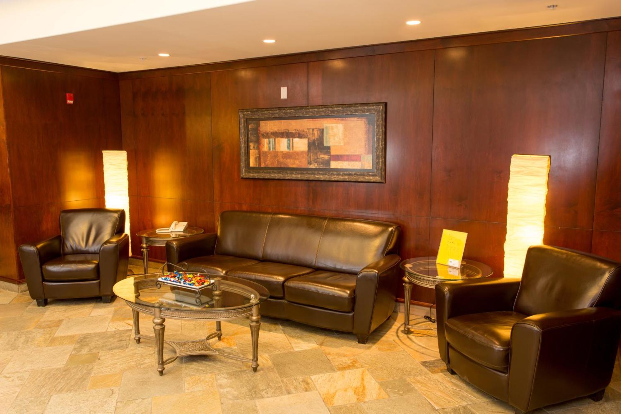 Holiday Inn Express & Suites Drayton Valley By Ihg Bagian luar foto